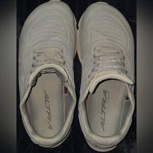 Altra Torin 5 Leather, Men's Size 10 Gray Gently Used